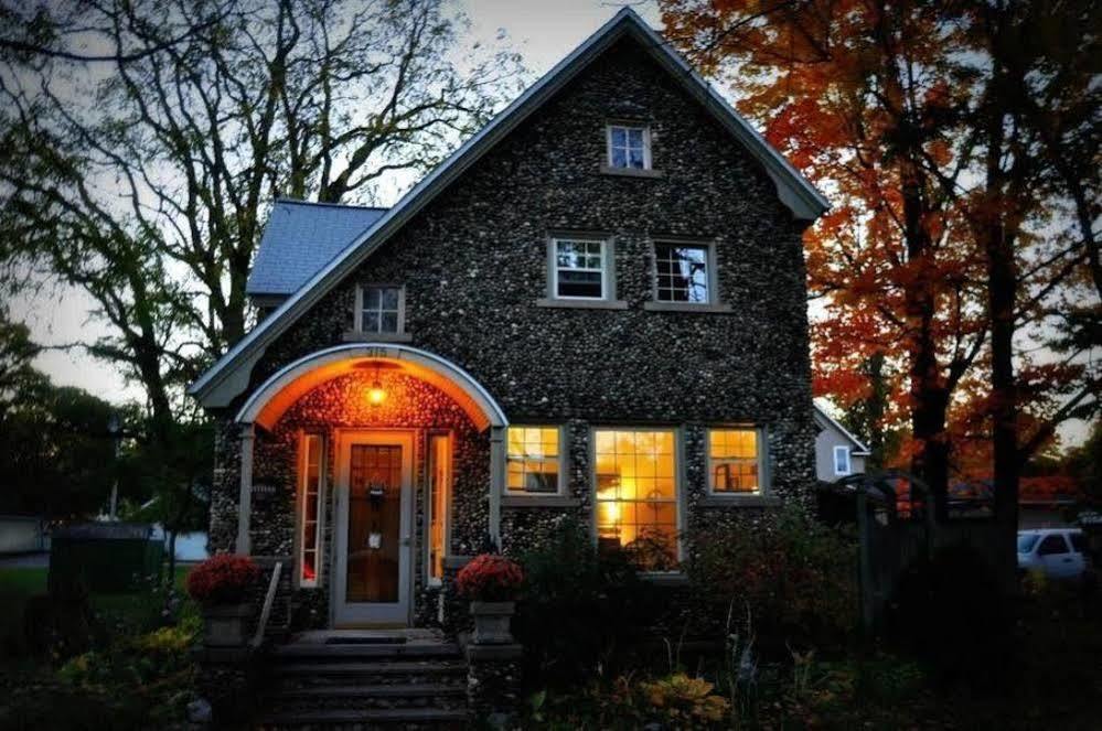 Aberdeen Stone Cottage B&Bトラバーズ・シティ エクステリア 写真